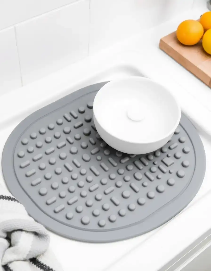 Tappetino lavandino cucina in silicone grigio protettivo per piatti