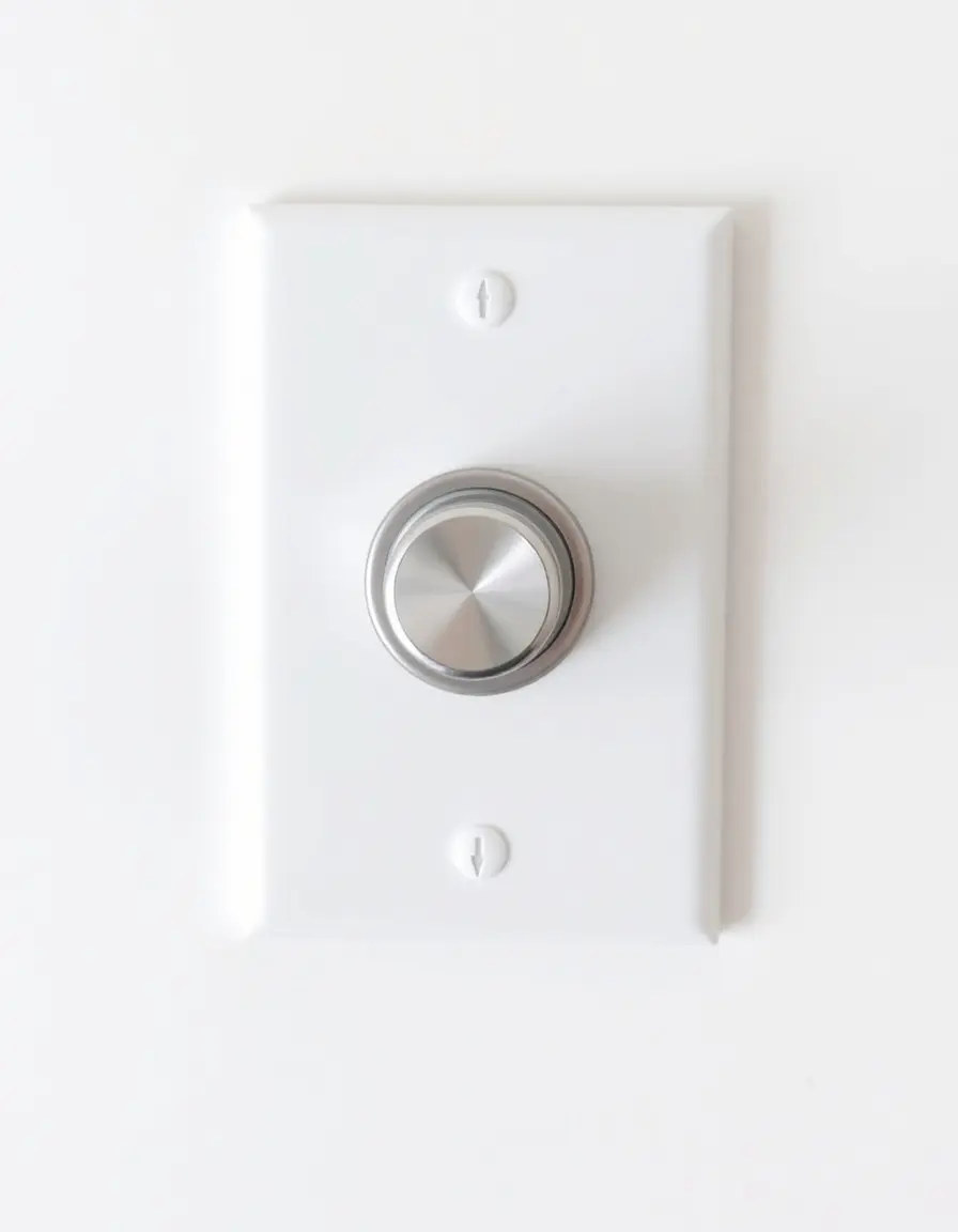 Interruttore dimmer a parete bianco per lampadari