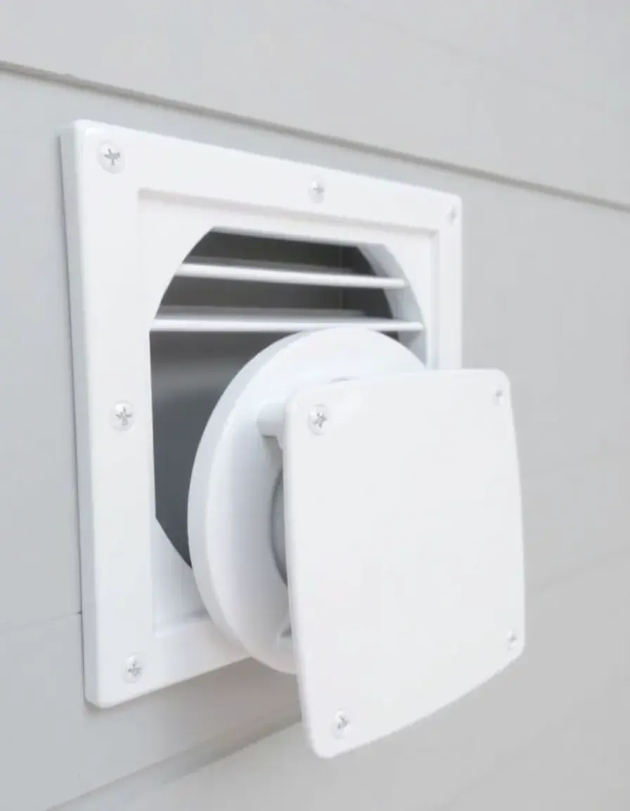 Copertura ventilazione esterna con alette