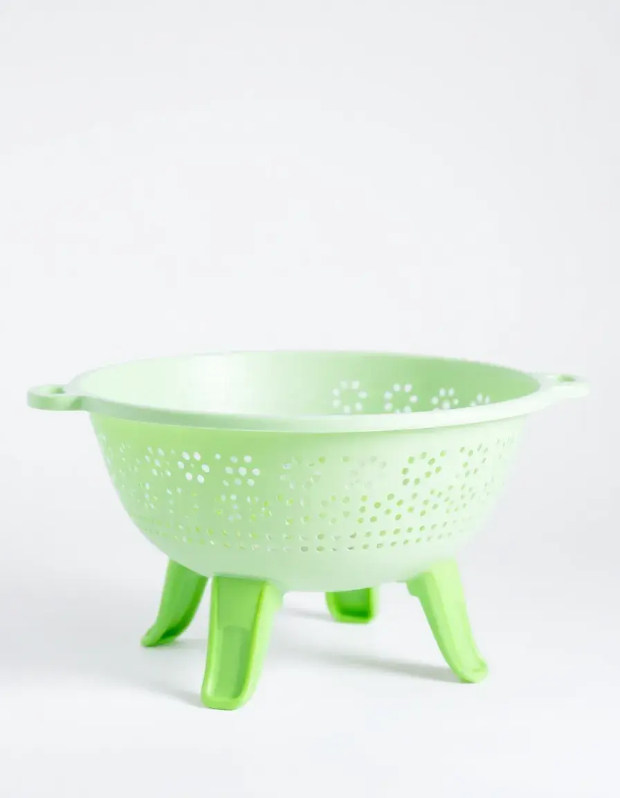 Scolapasta con piedini verde per scolare legumi