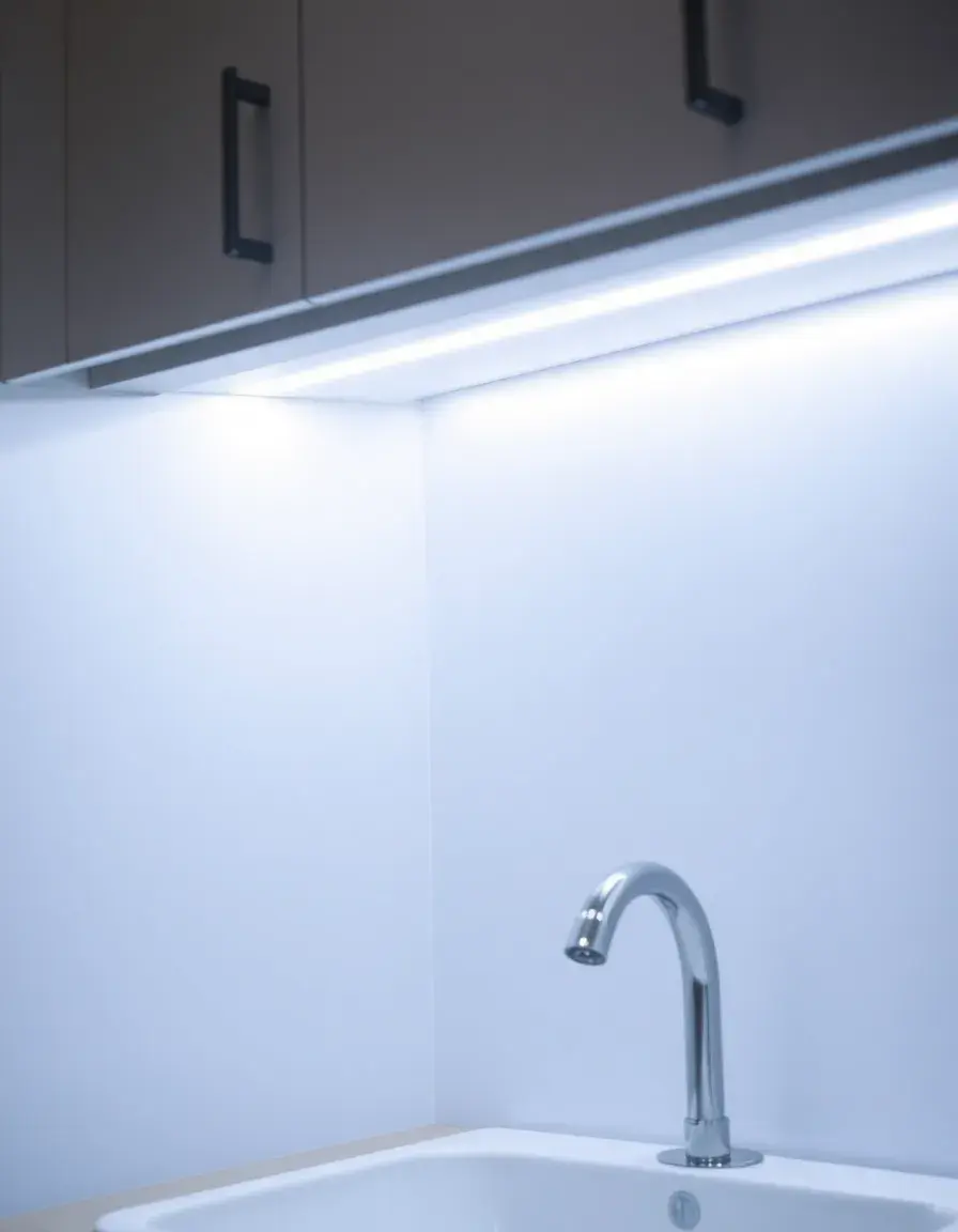 Striscia LED sottopensile per illuminazione lavello